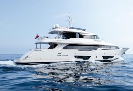 Custom Line Navetta 92 FT 2016